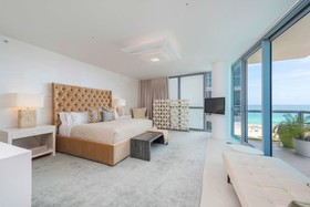 Setai Residence by LRMB