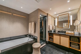 Setai Residence by LRMB