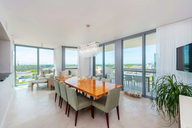Setai Residence by LRMB