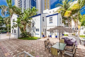 Villa Colors of South Beach