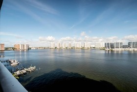 Marina Bay Club