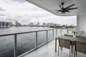 Marina Bay Club