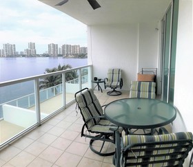Marina Bay Club