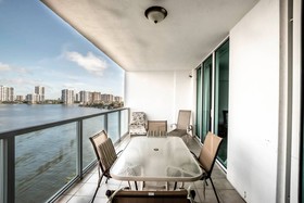 Marina Bay Club