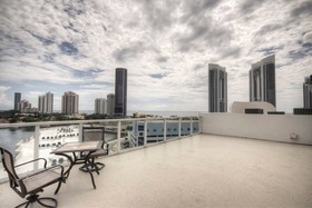 Marina Bay Club