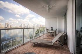 Marina Bay Club