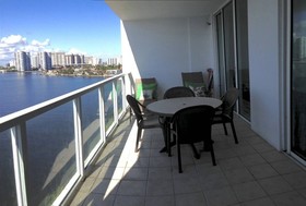 Marina Bay Club