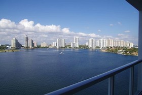 Marina Bay Club