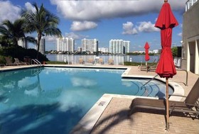 Marina Bay Club