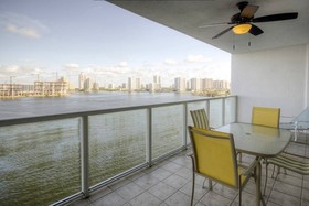 Marina Bay Club