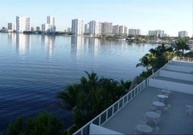 Marina Bay Club