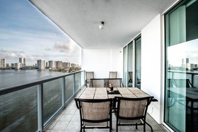 Marina Bay Club