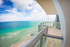 Solé Miami, A Noble House Resort