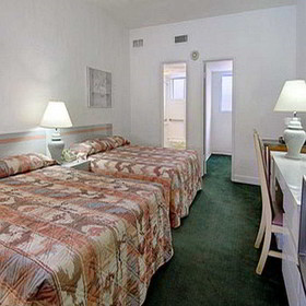 Travelodge Monaco North Miami & Sunny Isles Beach