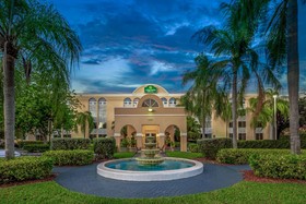 La Quinta Inn & Suites by Wyndham Miami Lakes