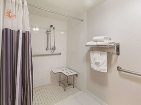 La Quinta Inn & Suites by Wyndham Miami Lakes