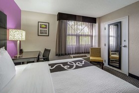 La Quinta Inn & Suites by Wyndham Miami Lakes