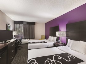 La Quinta Inn & Suites by Wyndham Miami Lakes