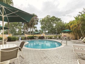 La Quinta Inn & Suites by Wyndham Miami Lakes