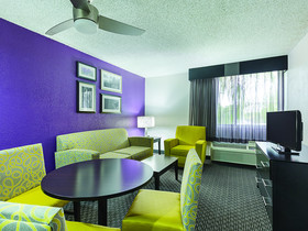 La Quinta Inn & Suites by Wyndham Miami Lakes