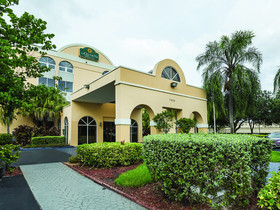 La Quinta Inn & Suites by Wyndham Miami Lakes