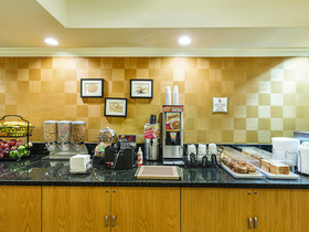 La Quinta Inn & Suites by Wyndham Miami Lakes