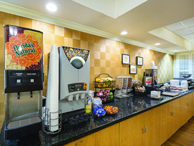 La Quinta Inn & Suites by Wyndham Miami Lakes
