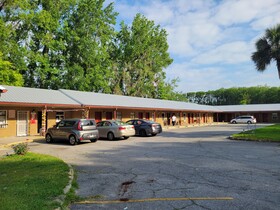 Harikrishna Midway Motel