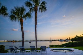 Hilton Vacation Club Charter Club Naples Bay