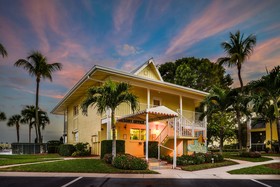 Hilton Vacation Club Charter Club Naples Bay