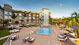 Holiday Inn Express & Suites Naples Downtown - 5th Avenue
