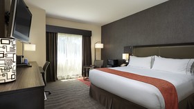 Holiday Inn Express & Suites Naples Downtown - 5th Avenue