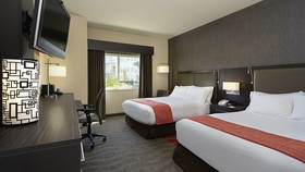 Holiday Inn Express & Suites Naples Downtown - 5th Avenue