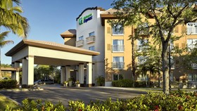 Holiday Inn Express & Suites Naples Downtown - 5th Avenue