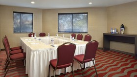 Holiday Inn Express & Suites Naples Downtown - 5th Avenue