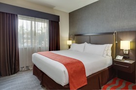 Holiday Inn Express & Suites Naples Downtown - 5th Avenue