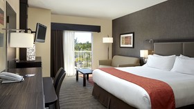 Holiday Inn Express & Suites Naples Downtown - 5th Avenue