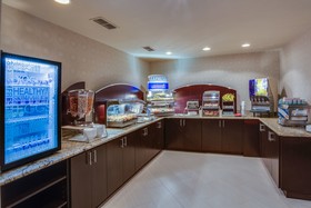 Holiday Inn Express & Suites Naples Downtown - 5th Avenue