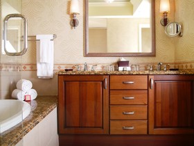 Naples Bay Resort