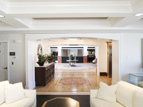 Naples Bay Resort