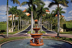 The Ritz-Carlton Naples, Tiburón