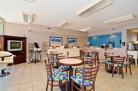 Best Western Navarre Waterfront