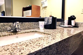 Best Western Navarre Waterfront