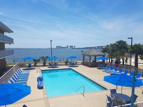 Best Western Navarre Waterfront