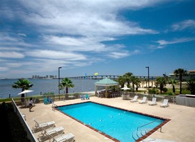 Best Western Navarre Waterfront