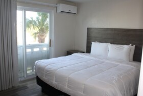 Grand Shores West