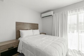 Grand Shores West