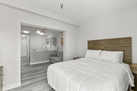 Grand Shores West