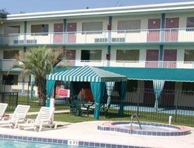 Howard Johnson by Wyndham Ocala FL