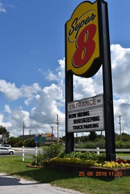 Super 8 by Wyndham Ocala I-75